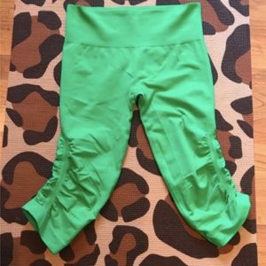 Lululemon in The Flow Crop 8